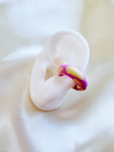 Load image into Gallery viewer, Colorful Clay Ear Cuff – Pink &amp; Cream