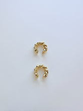 Load image into Gallery viewer, Croissant Ear Cuff