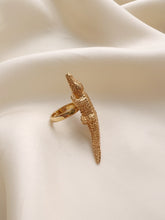 Load image into Gallery viewer, CROCODILE RING