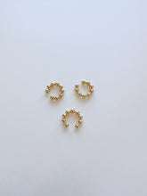 Load image into Gallery viewer, Golden Bead Ear Cuff