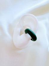Load image into Gallery viewer, Colorful Clay Ear Cuff – emerald green