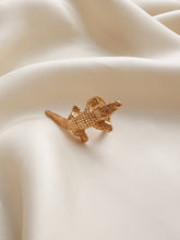 Load image into Gallery viewer, CROCODILE RING