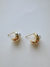 Load image into Gallery viewer, 14K Gold Filled Pearl Hoop Earrings: Elegant Bridal Jewelry