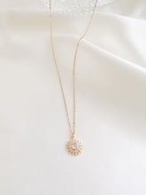 Load image into Gallery viewer, Sunburst Necklace