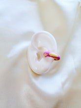 Load image into Gallery viewer, Colorful Clay Ear Cuff – Pink &amp; Cream