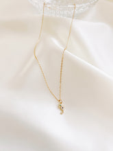 Load image into Gallery viewer, Seahorse Necklace