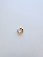 Load image into Gallery viewer, Pearl Dream Ear Cuff