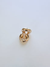 Load image into Gallery viewer, Sculpted Gold Ear Cuff