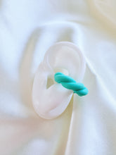 Load image into Gallery viewer, Colorful Clay Ear Cuff – turquoise