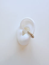 Load image into Gallery viewer, Pearl Dream Ear Cuff