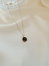 Load image into Gallery viewer, Happy Face Necklace